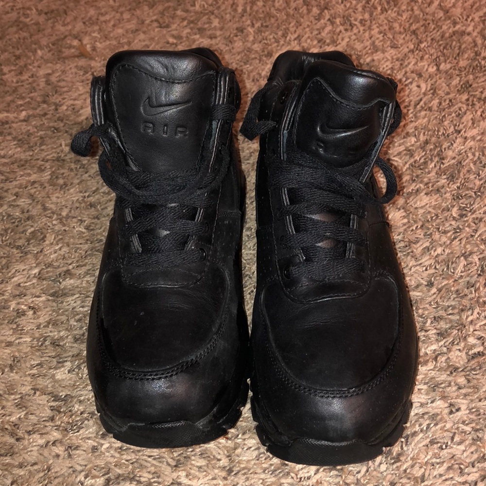 Black Nike Boots